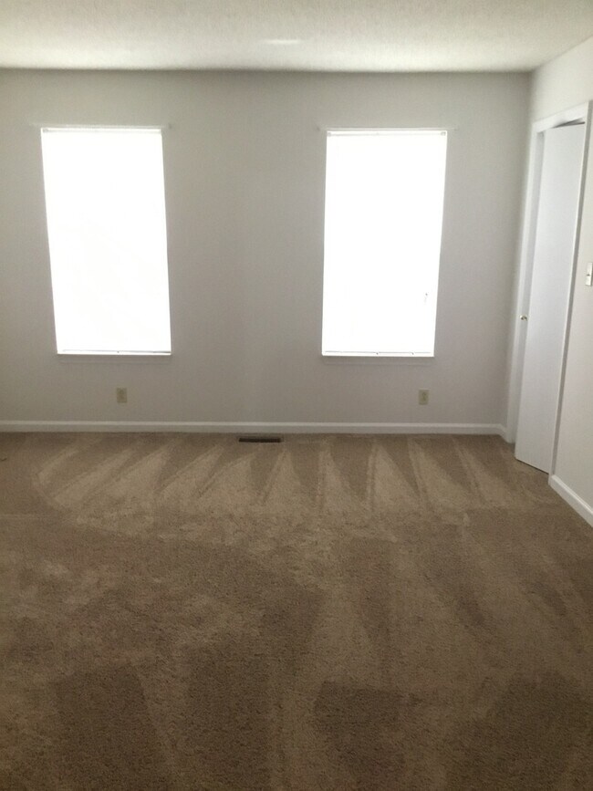 Building Photo - 3 Bedroom Home For Rent in Sango Area!