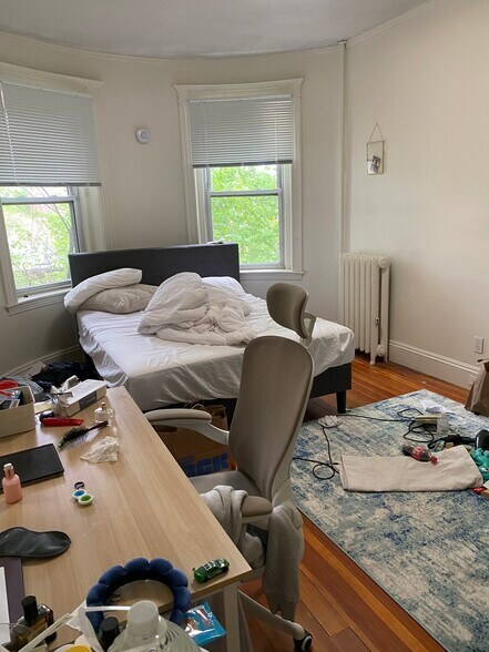 Building Photo - 187 Winthrop Rd