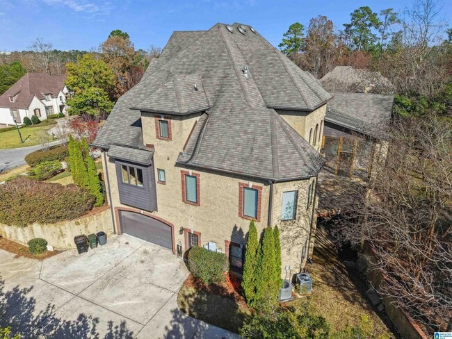 Building Photo - 2005 Lake Heather Dr