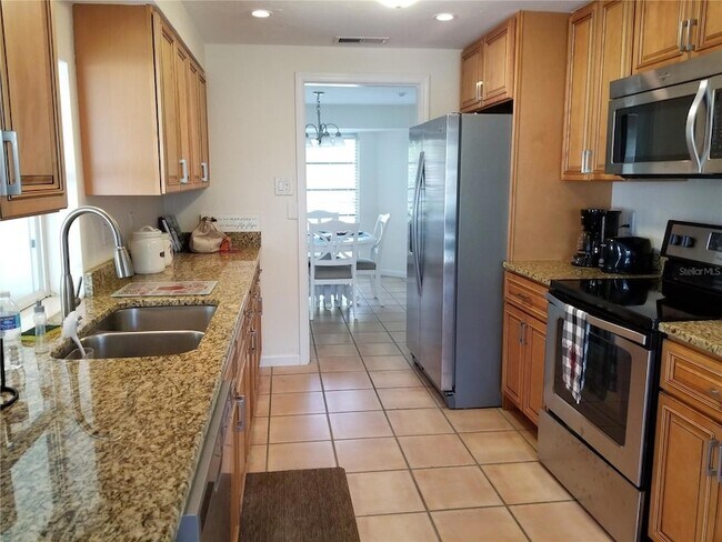 Building Photo - 2745 Cardwell Way