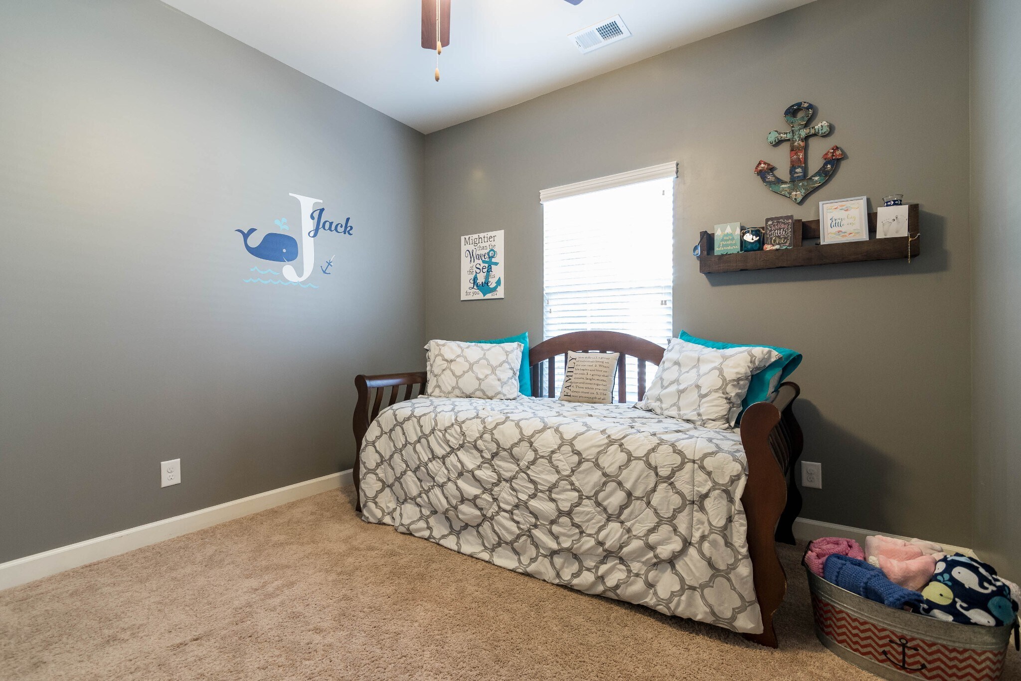 Second bedroom or could also function as an office. - 1040 Charlie Daniels Pkwy