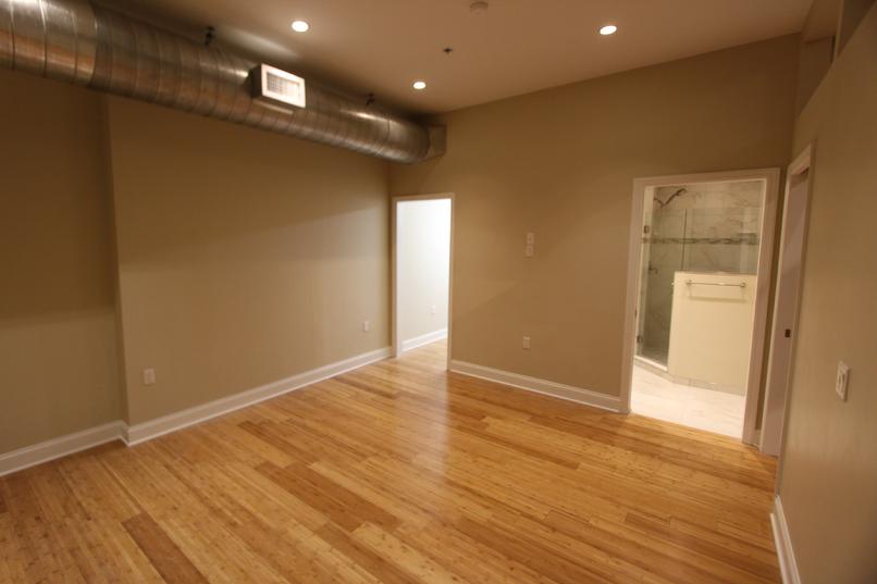 Building Photo - 139 7th St