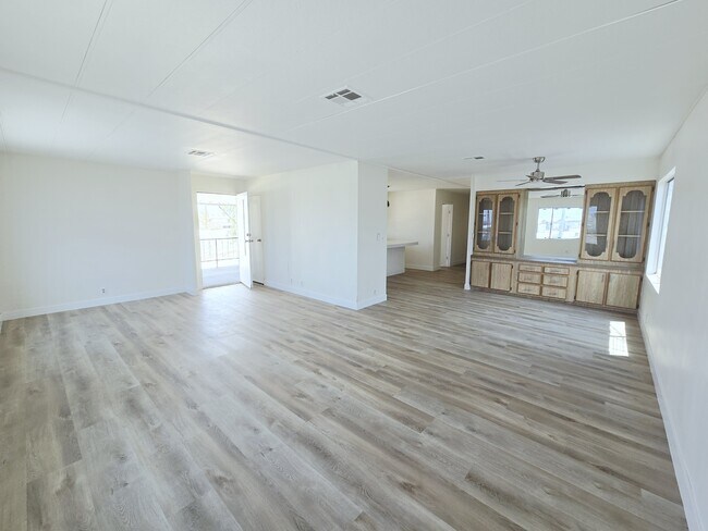 Building Photo - 220 Hopi Ln