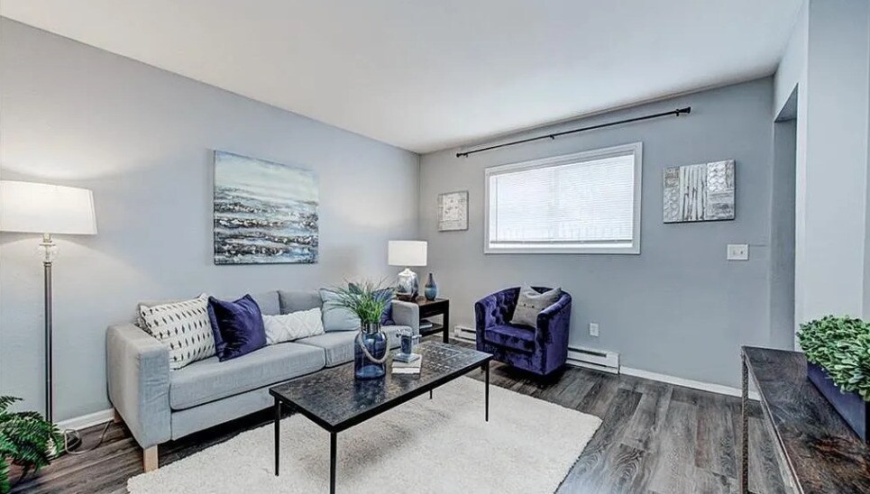 Building Photo - Fountain Square Townhomes