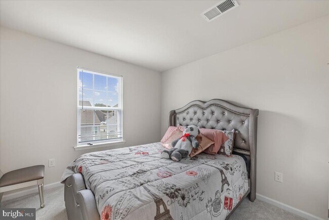 Building Photo - 9437 Rolling Green Dr