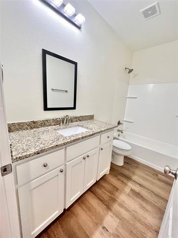 Building Photo - 523 E Hanna St