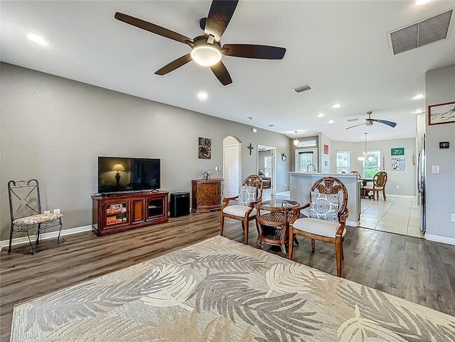 Building Photo - 27327 Roanoke Dr