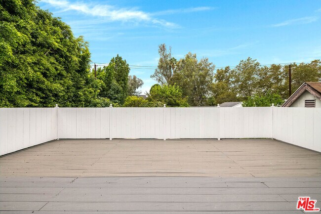 Building Photo - 4309 Gentry Ave