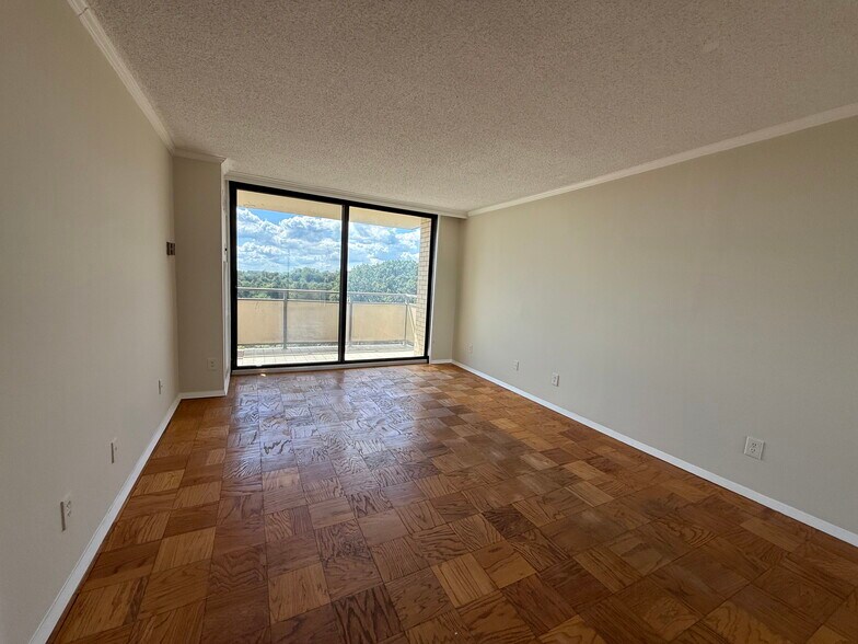 Building Photo - 5225 Pooks Hill Rd