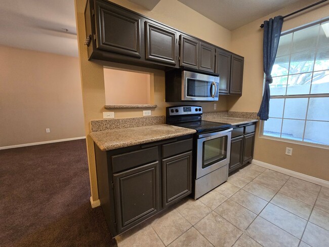 Building Photo - CANYON CREST CONDO