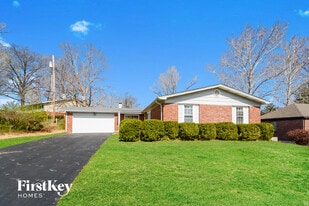 Building Photo - 249 Pine Tree Ln