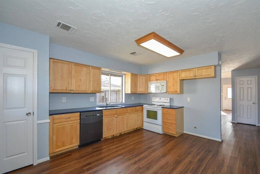 Building Photo - 22722 Fincastle Dr