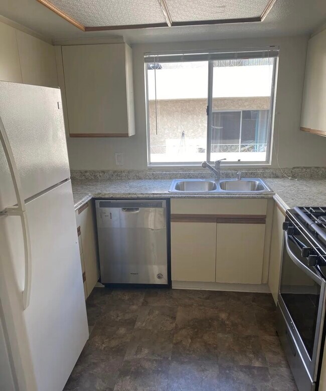 Building Photo - 1810 Federal Ave