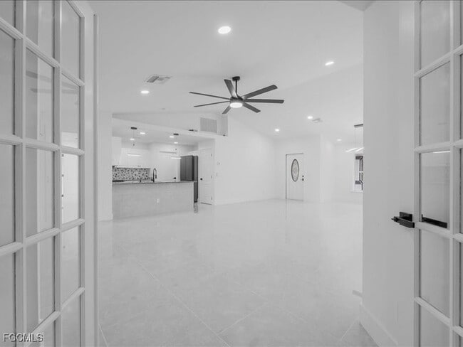 Building Photo - 741 Boulogne Ct