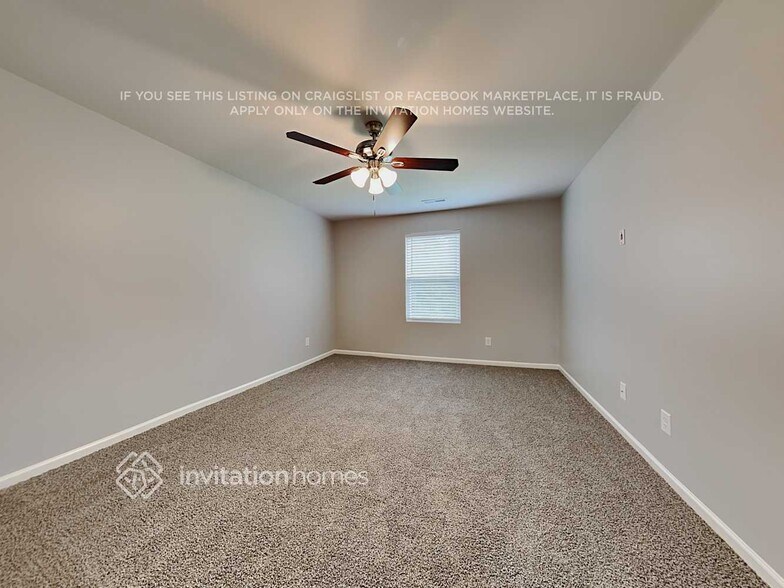 Building Photo - 915 Mathis Ave