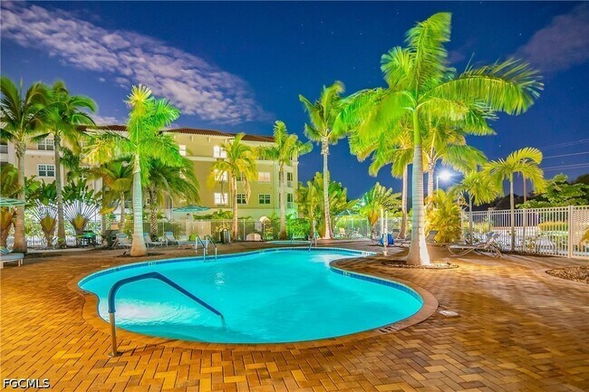 Building Photo - 24100 S Tamiami Trl