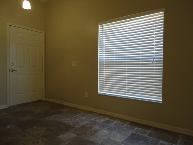 Building Photo - 732 McLean Ct
