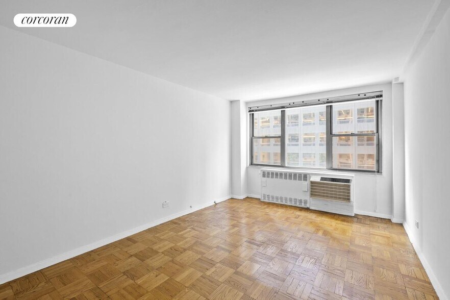 Building Photo - 209 E 56th St