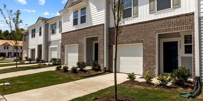 Primary Photo - Glenn Crossing