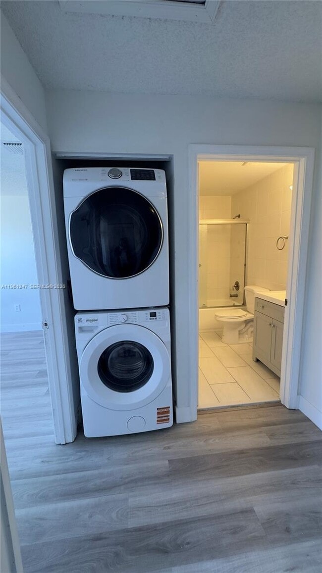 Building Photo - 4024 Eastridge Cir