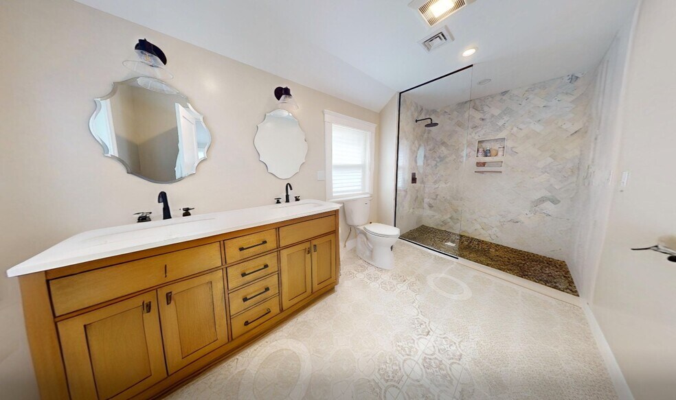 Building Photo - 47 Lasell St