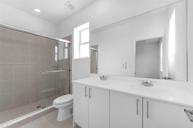 Building Photo - 2803 SE 26th Ave