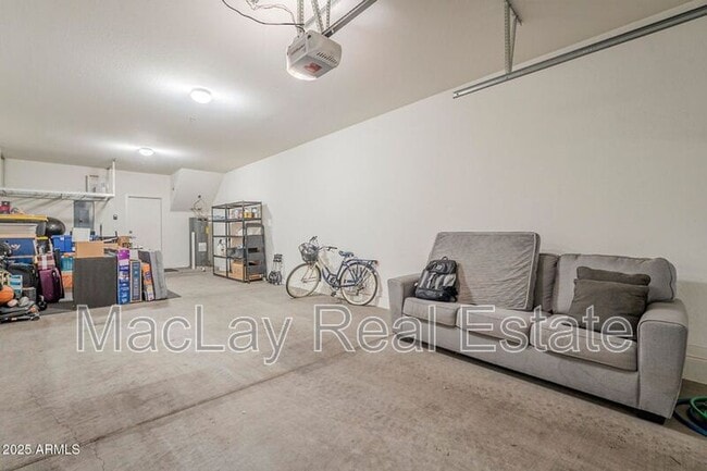 Building Photo - 2271 E Hidalgo Ave