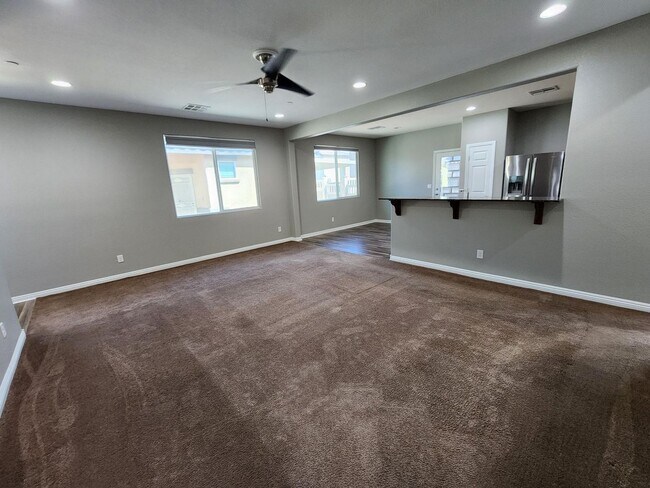 Building Photo - Beautiful Single Story 3 Bedroom close to Cadence