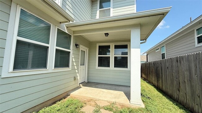 Building Photo - 233 Quemado Dr