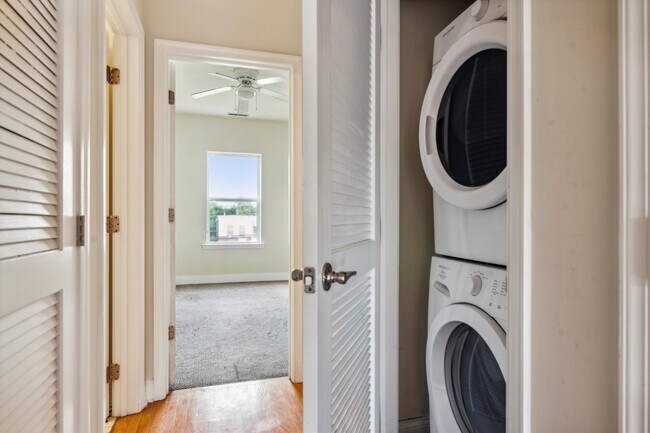 Building Photo - 1705 Arlington St