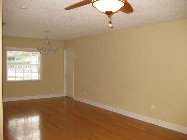 Building Photo - WINTER PARK POOL HOME WITH WINTER PARK SCHOOLS! (Orange County Winter Park Schools)