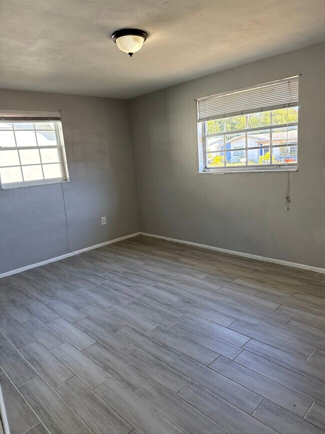 Building Photo - 3915 Winston Dr