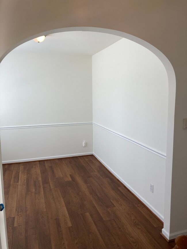 Building Photo - 1172 Drummond Ln
