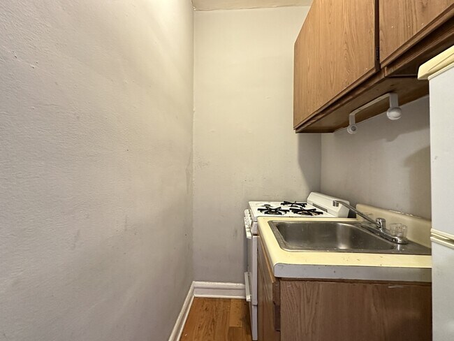 Building Photo - 2832 N Burling