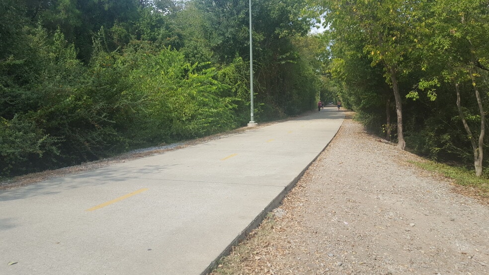 Building Photo - 3944 Buena Vista St