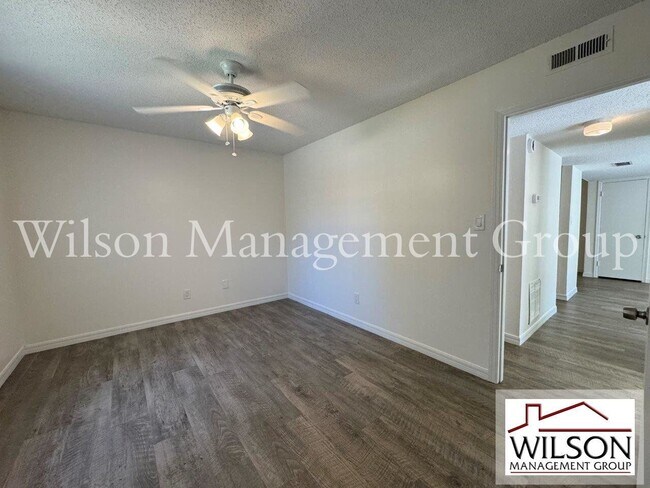 Building Photo - 523 S Summerlin Ave