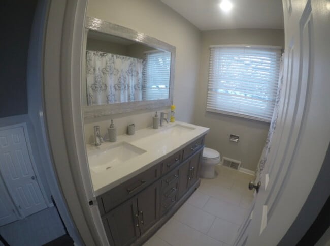 Building Photo - 1006 Brookside Ln