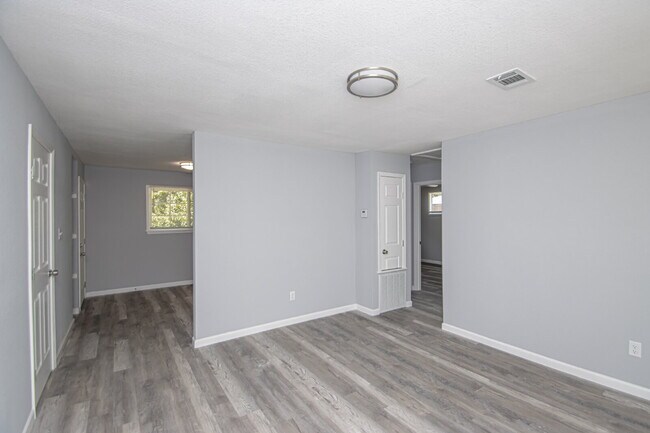 Building Photo - Live Better for Less – Updated 2BR Apartment in Benton, AR!