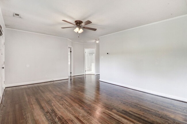 Building Photo - RENOVATED 2 BR, 1.5 BA W/ DETACHED GARAGE/ STORAGE - PIKEVILLE SCHOOLS