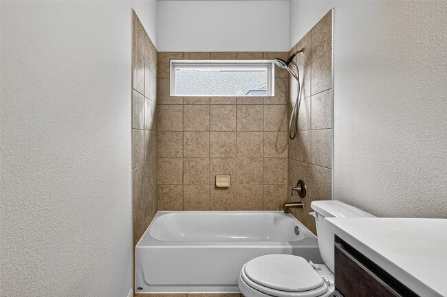 Building Photo - 1218 Red Hills Dr