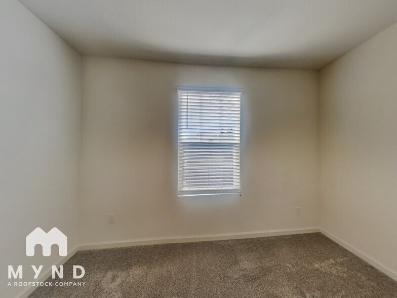 Building Photo - 7942 Pitcher St