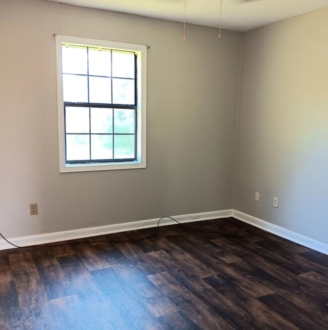 Building Photo - 2937 Green Tee Rd