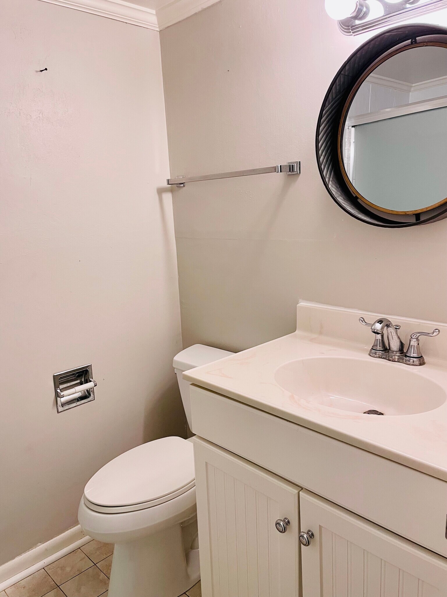 bedroom 1's adjoining bathroom - 5260 Crossbow Cir