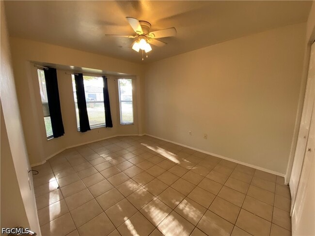 Building Photo - 622 SE 13th Pl