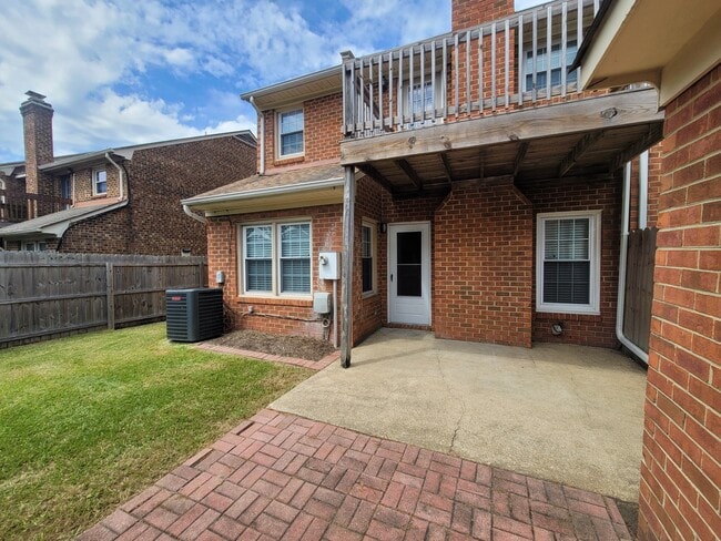 Building Photo - 5333 Kindlewood Dr