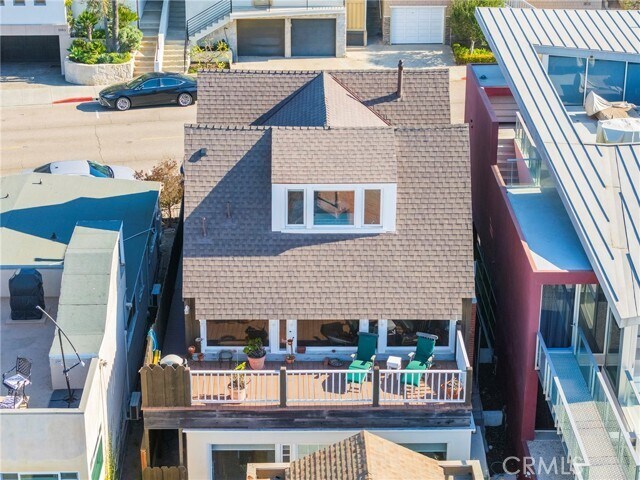 Building Photo - 1835 Manhattan Ave