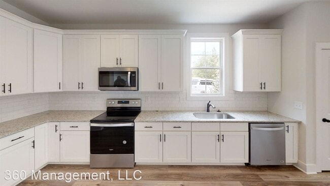 Building Photo - 4 br, 4 bath House - 868 Twin Forks Ave #12