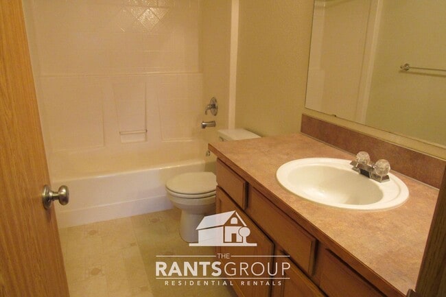 Building Photo - Spacious 3-Bed, 2.5-Bath home in the Olymp...