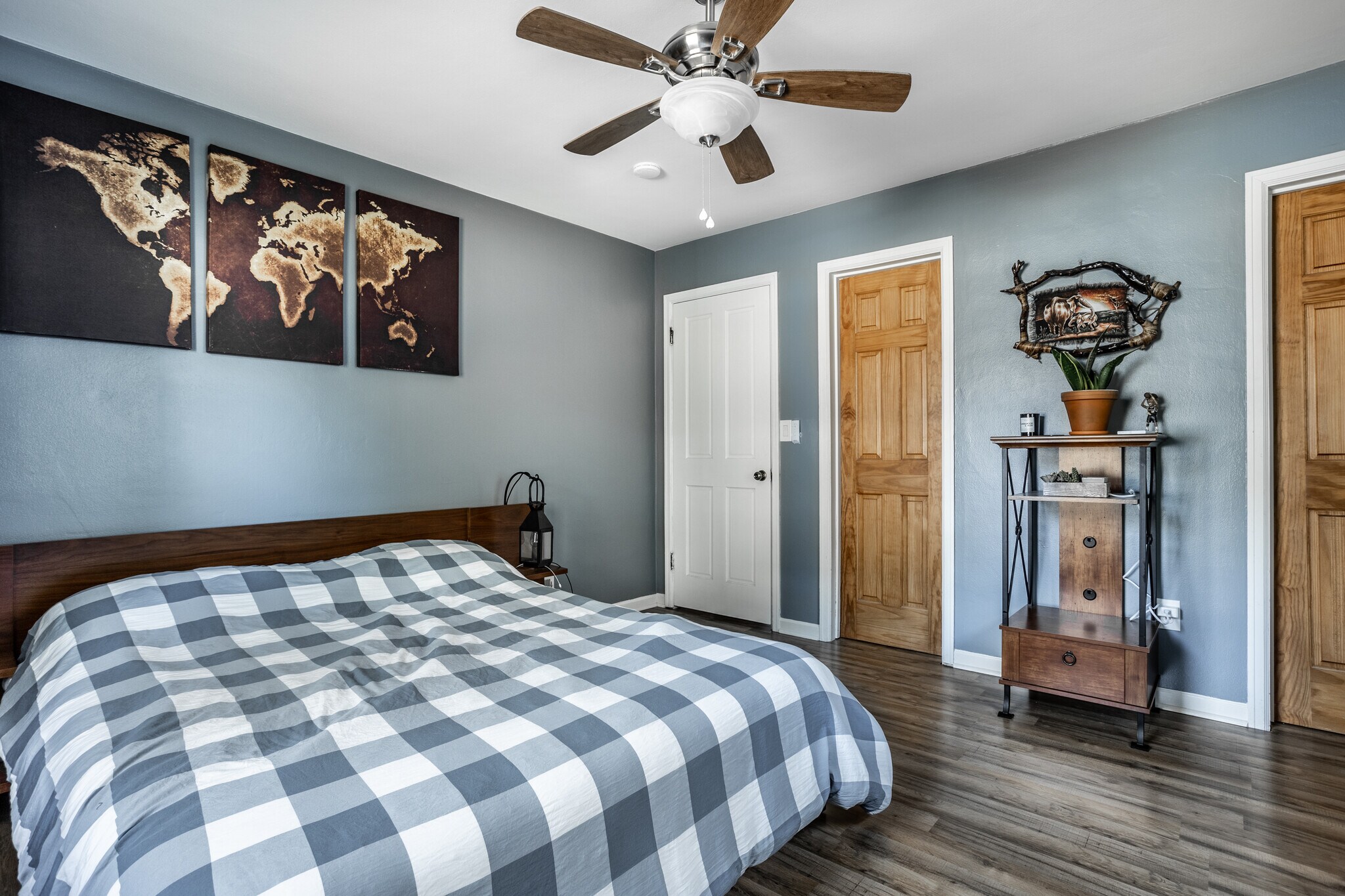 Bedroom 1 - 5860 Primrose Ave