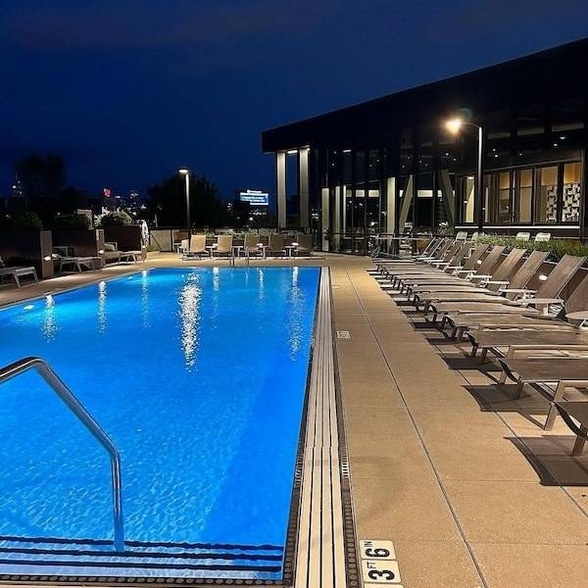 Building Photo - 2183 N Elston Ave